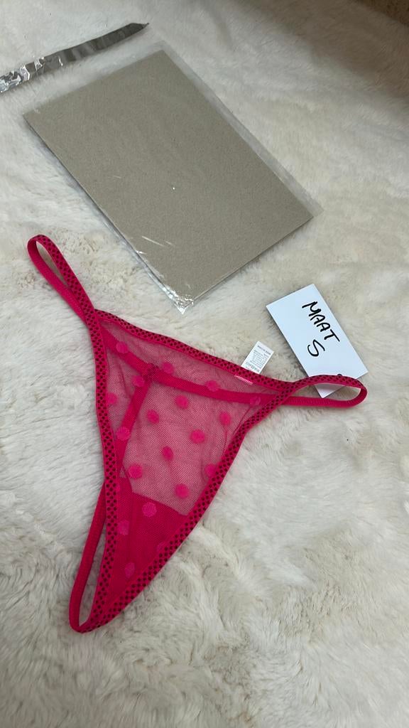 Super leuke string Maat S Kleur rood  Nieuw, Kleding | Dames, Ondergoed en Lingerie, Ophalen of Verzenden, Rood, String