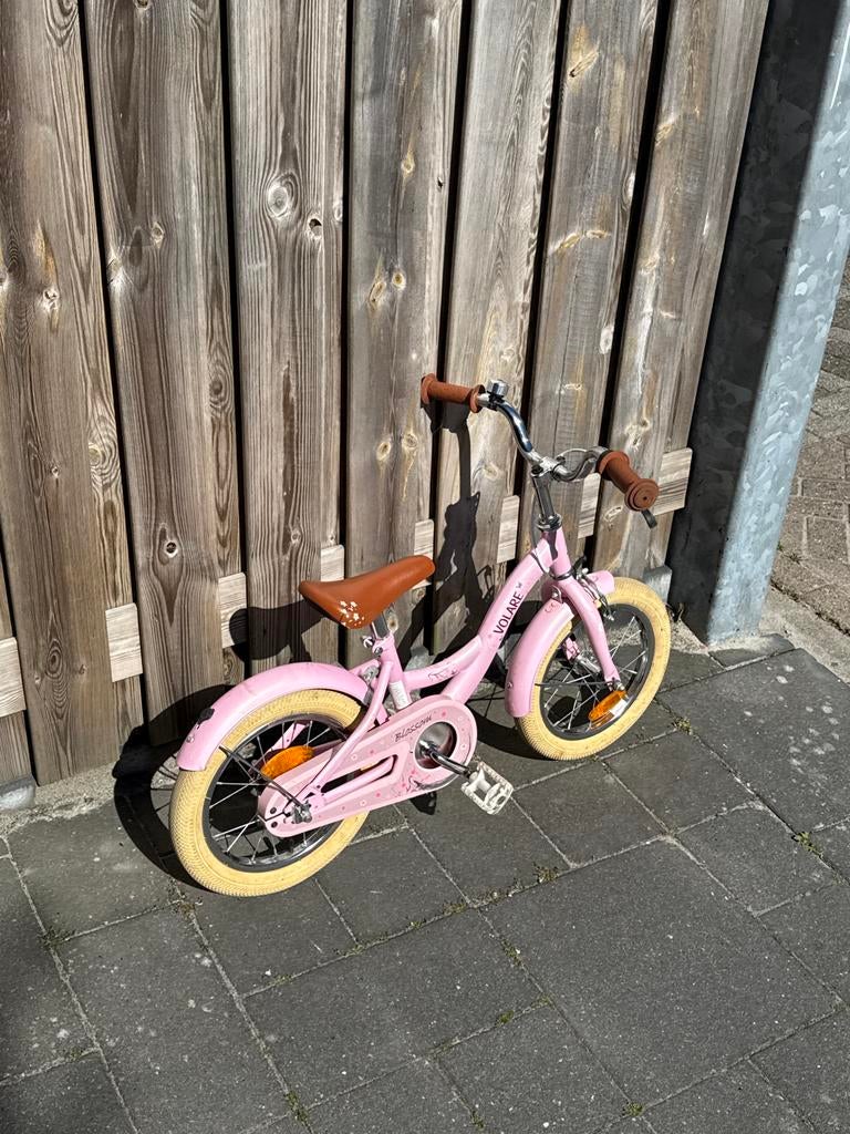Roze Volare kinderfiets 12 inch, Fietsen en Brommers, Fietsen | Kinderfietsjes, Ophalen, Zo goed als nieuw, Terugtraprem, 16 tot 20 inch