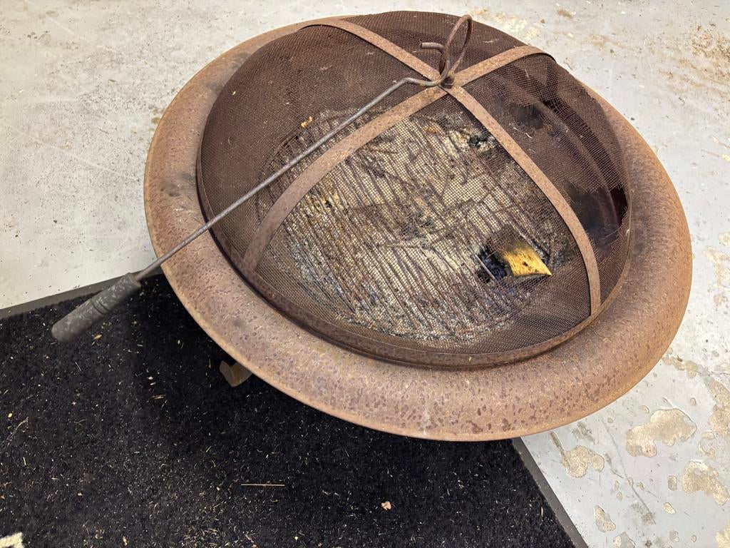 Vuurkorf met beschermkap en haak - 80 cm doorsnede, Tuin en Terras, Vuurkorven, Ophalen, Gebruikt, Vuurkorf