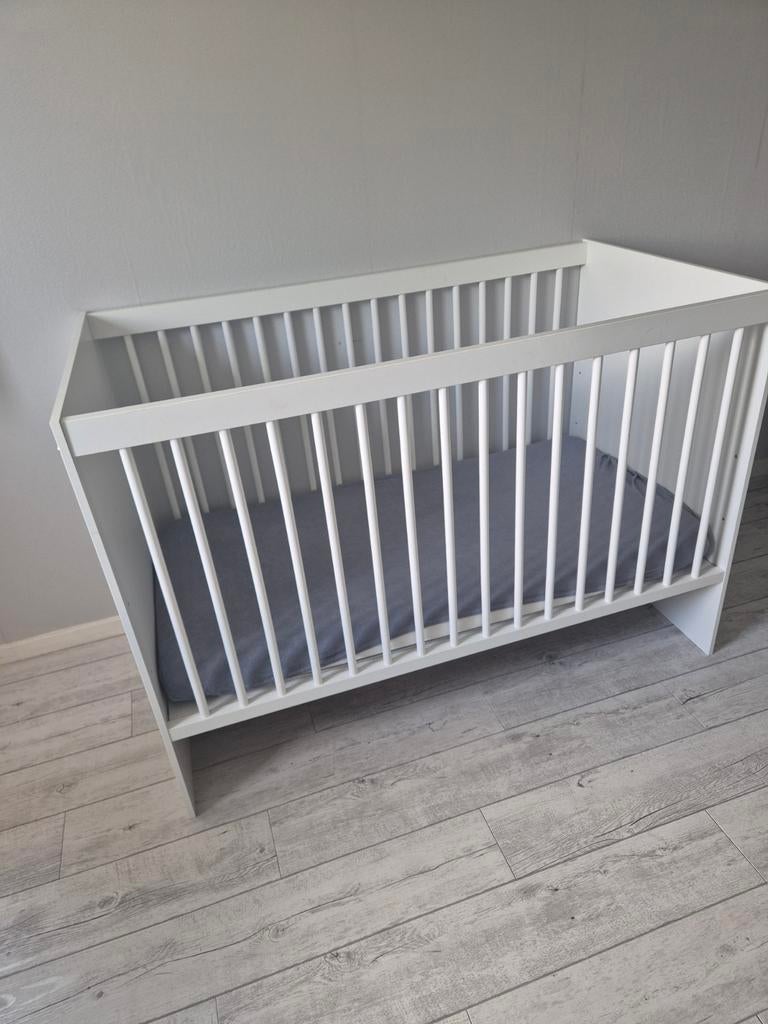 Wit kinderbedje 120x60 met matrasje, Gebruikt, Minder dan 140 cm, Minder dan 70 cm, Ophalen
