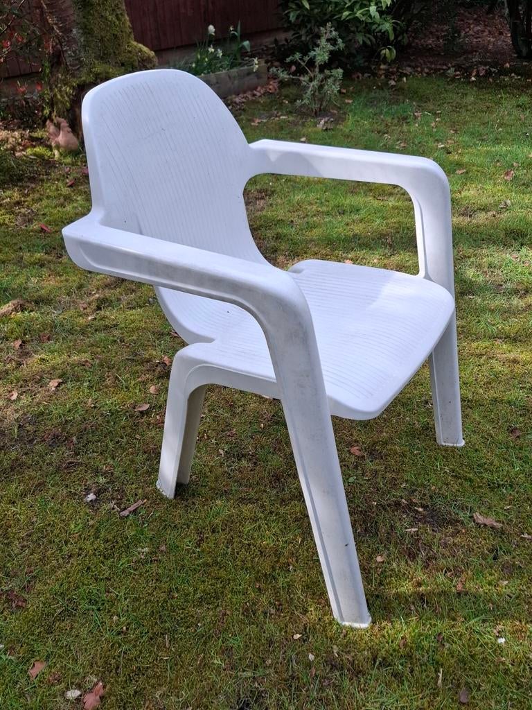 2 witte Hartman tuinstoelen, Ophalen, Gebruikt, Kunststof, Stapelbaar