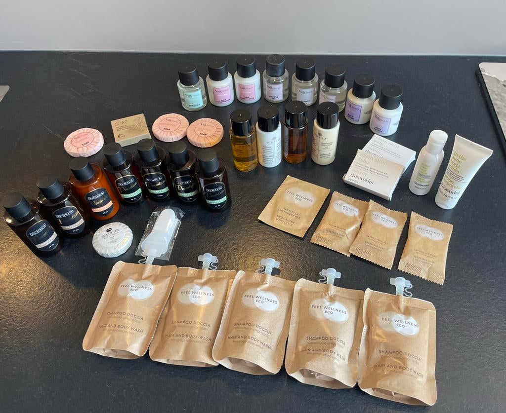 38 Hotel mini toiletart. Zeepjes,shampoo,douche crêmes enz., Ophalen of Verzenden, Zo goed als nieuw, Bad & Douche