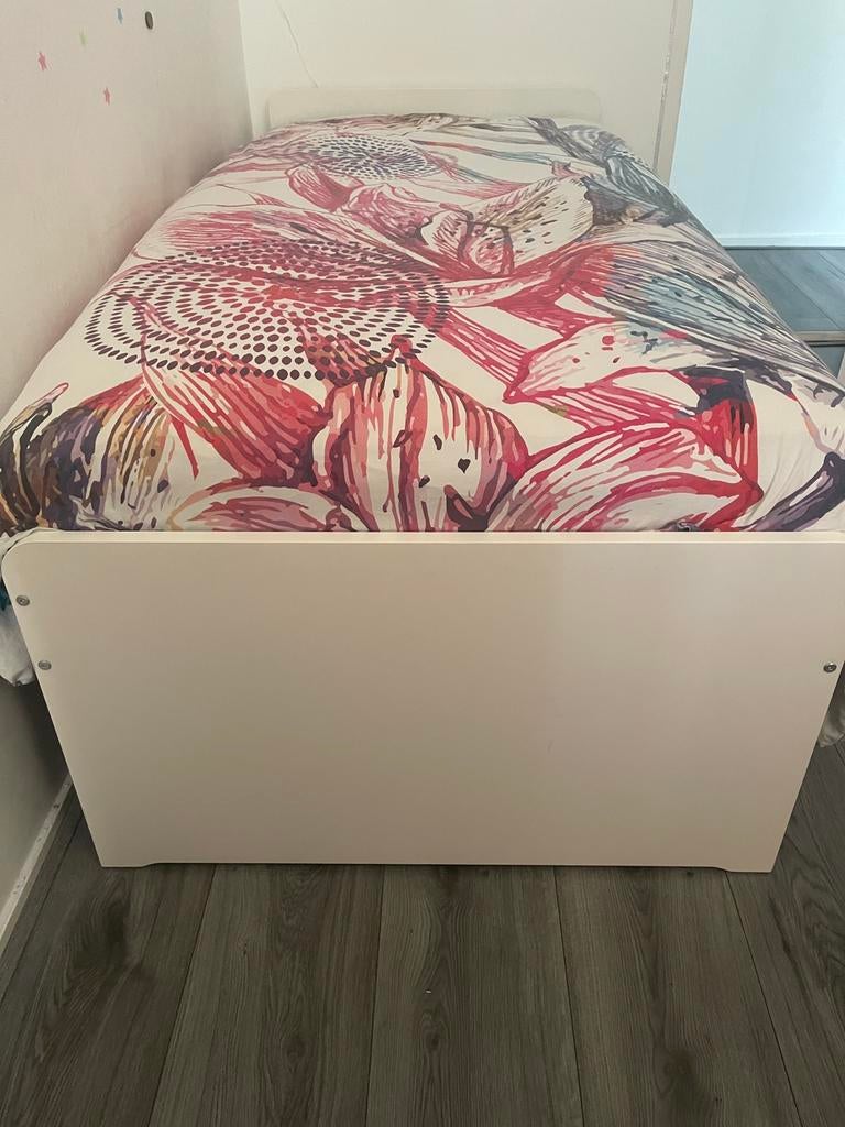 GRATIS Bed (2 m-90 cm) een person, Huis en Inrichting, Slaapkamer | Bedden, Ophalen, Gebruikt, 90 cm, Eenpersoons