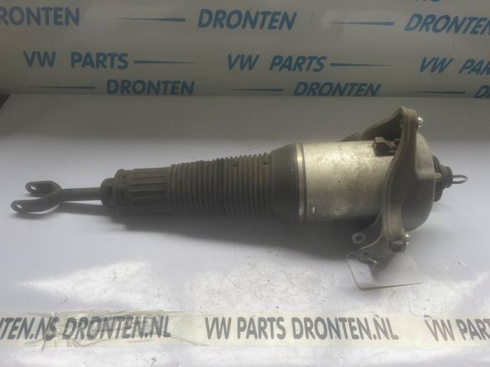 Schokdemperpoot rechts-voor van een Audi A8