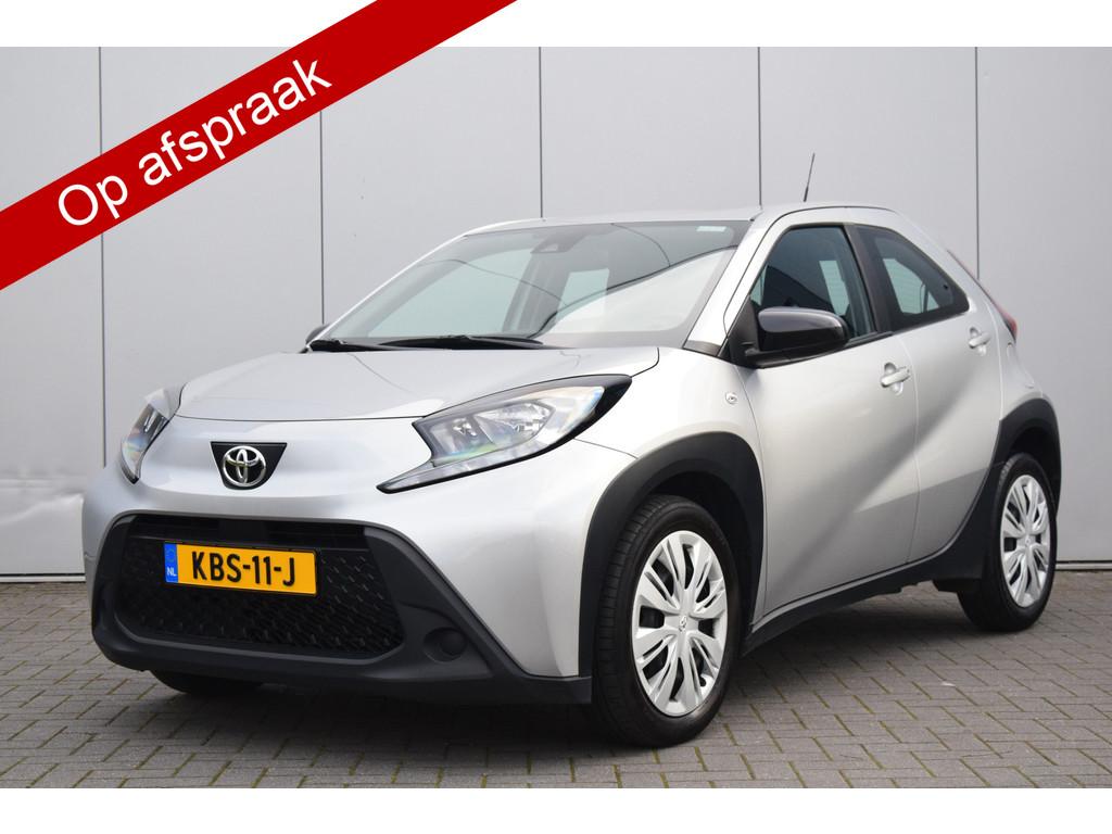 Toyota Aygo X 1.0 VVT-i MT Play Audio/Camera Airco Cruise, Auto's, Toyota, Stof, Gebruikt, 920 kg, Handgeschakeld