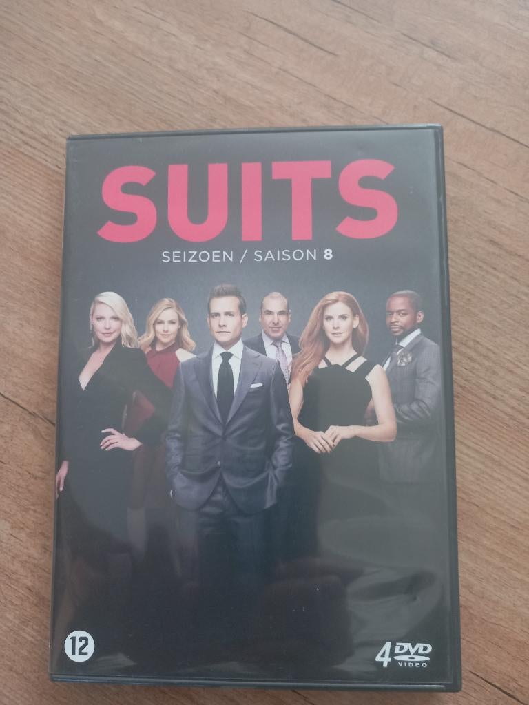 Dvd's Suits seizoen 8   4 dvd's, Cd's en Dvd's, Dvd's | Tv en Series, Vanaf 12 jaar, Verzenden, Zo goed als nieuw
