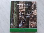 Dama dama  Het Damhert in Nederland door Dick van den Hoorn, Boeken, Ophalen of Verzenden, Nieuw, Overige diersoorten