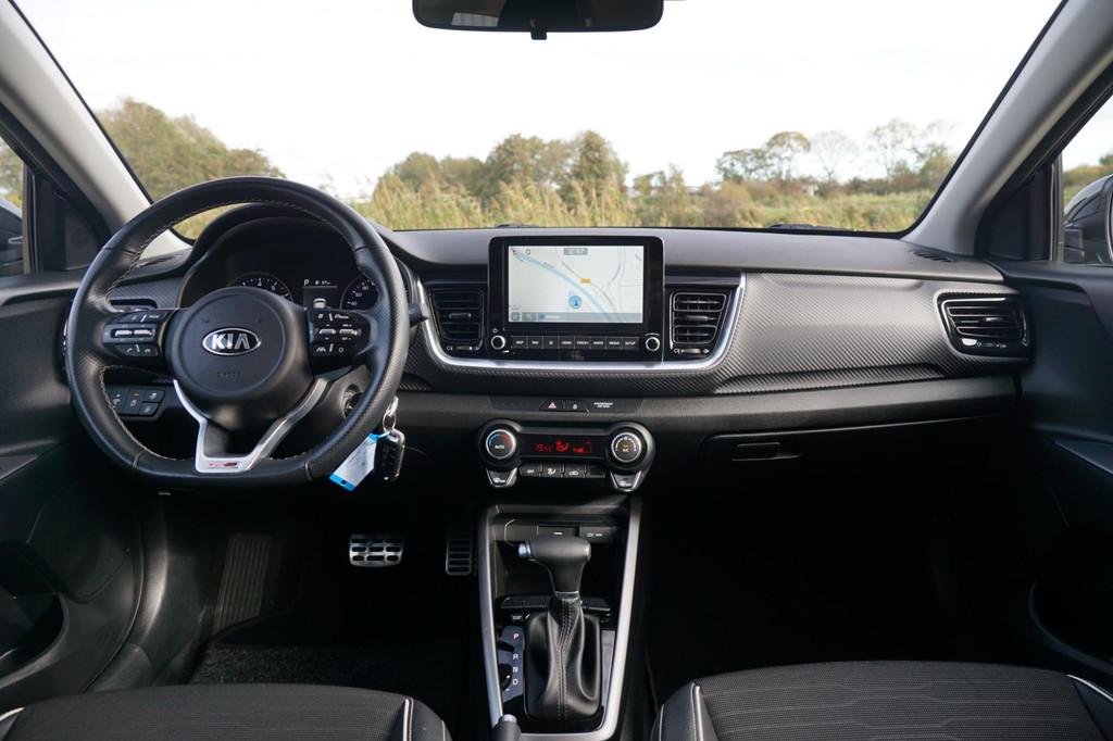 Kia Stonic 1.0 T-GDi MHEV GT-Line Automaat - Aurora Black Pe, Auto's, Kia, 1160 kg, 450 kg, Gebruikt, Leder en Stof