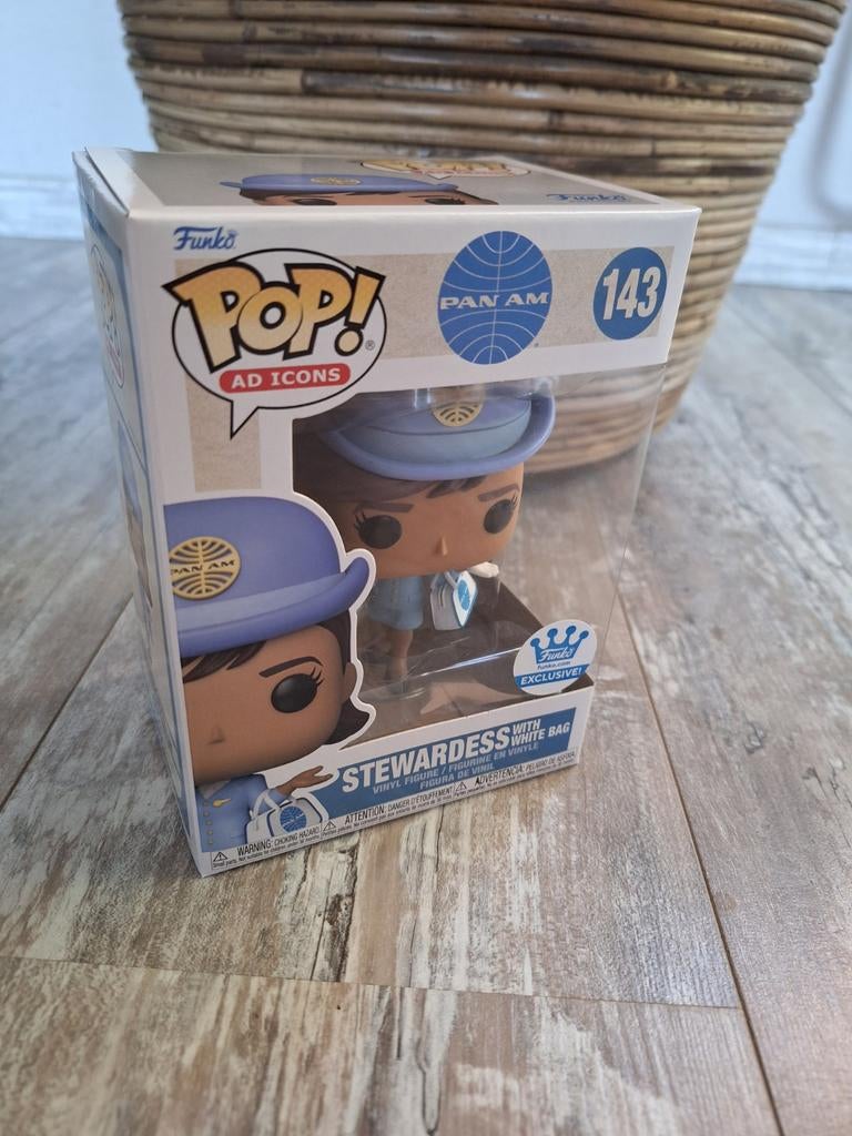 Funko POP - Pan Am Stewardess with bag #143 - exclusive!, Verzamelen, Ophalen of Verzenden