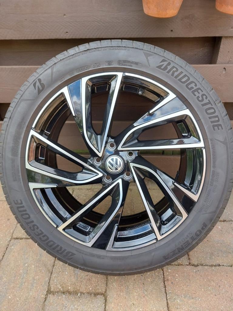 Lichtmetalen 19 inch velgen VW Tiguan (Allspace) zomerbanden, Auto-onderdelen, Banden en Velgen, Gebruikt, 255 mm, Banden en Velgen