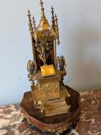 Antiek huis altaar. 27 cm hoog.  €230., Ophalen