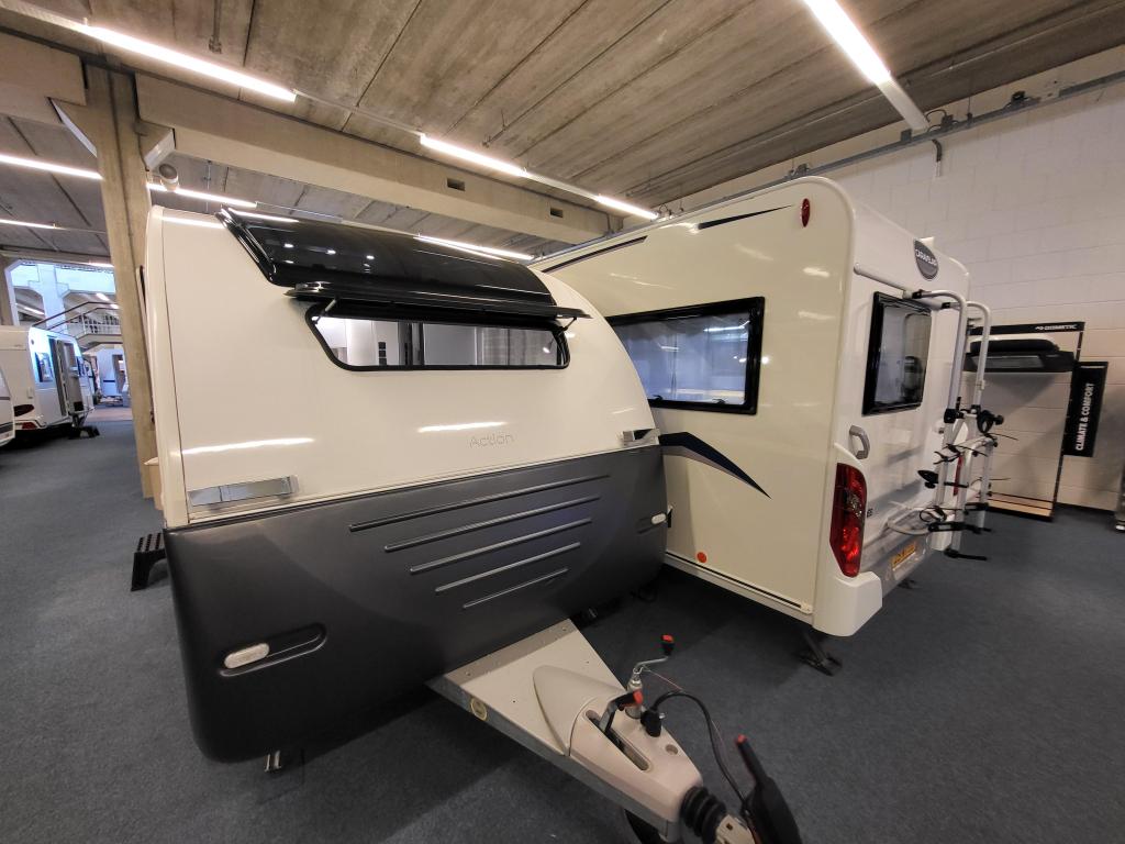 Adria Action 361 LH; zeer netjes, Unico Verona+voorwand, Overige typen, Standaardzit, Bedrijf, 750 - 1000 kg