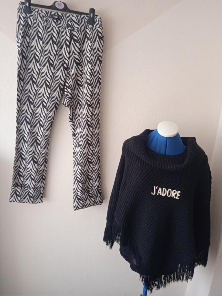 Poncho jador 1 maat 6,00, Ophalen of Verzenden, Zo goed als nieuw, Maat 42/44 (L), Zwart