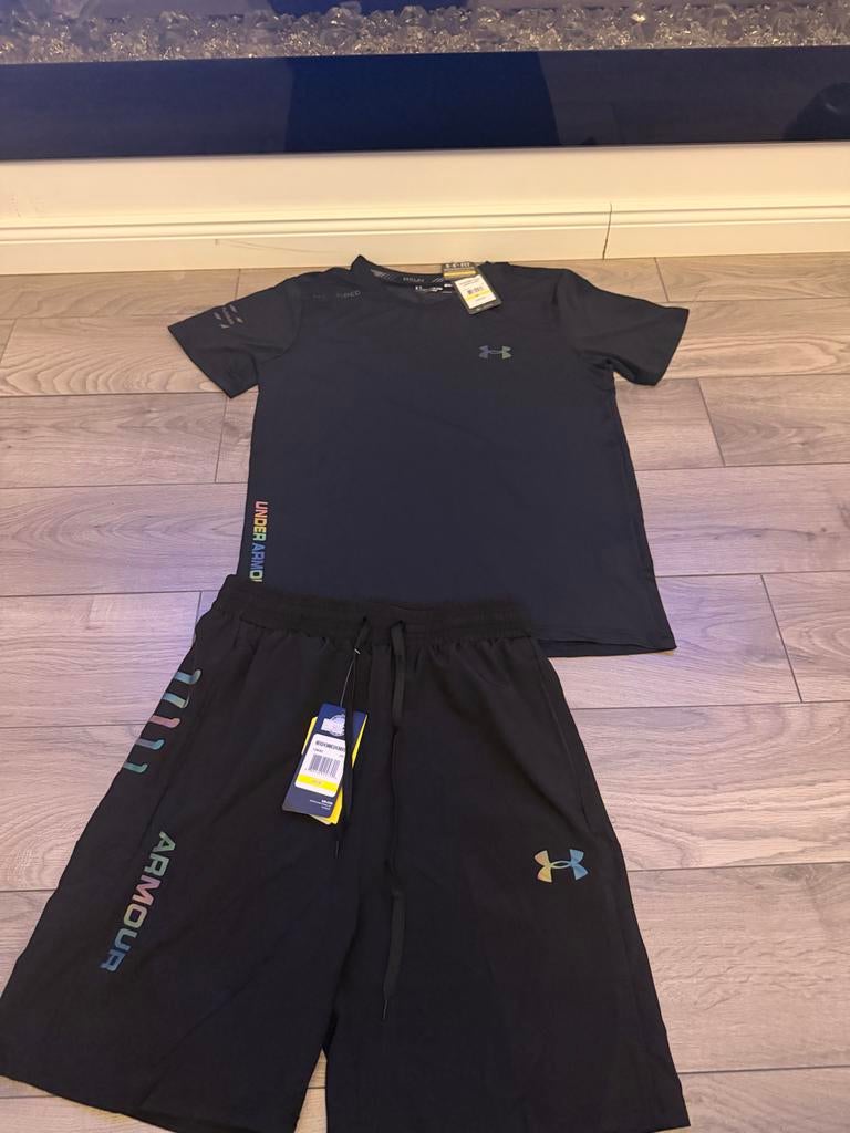 Under Armour reflecterende set maat M, Fitness, Maat 48/50 (M), Zwart, Nieuw