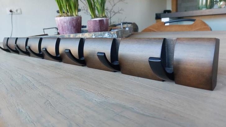Kapstok Umbra design, Huis en Inrichting, Woonaccessoires | Kapstokken, Zo goed als nieuw, Wandkapstok, Minder dan 100 cm, Hout