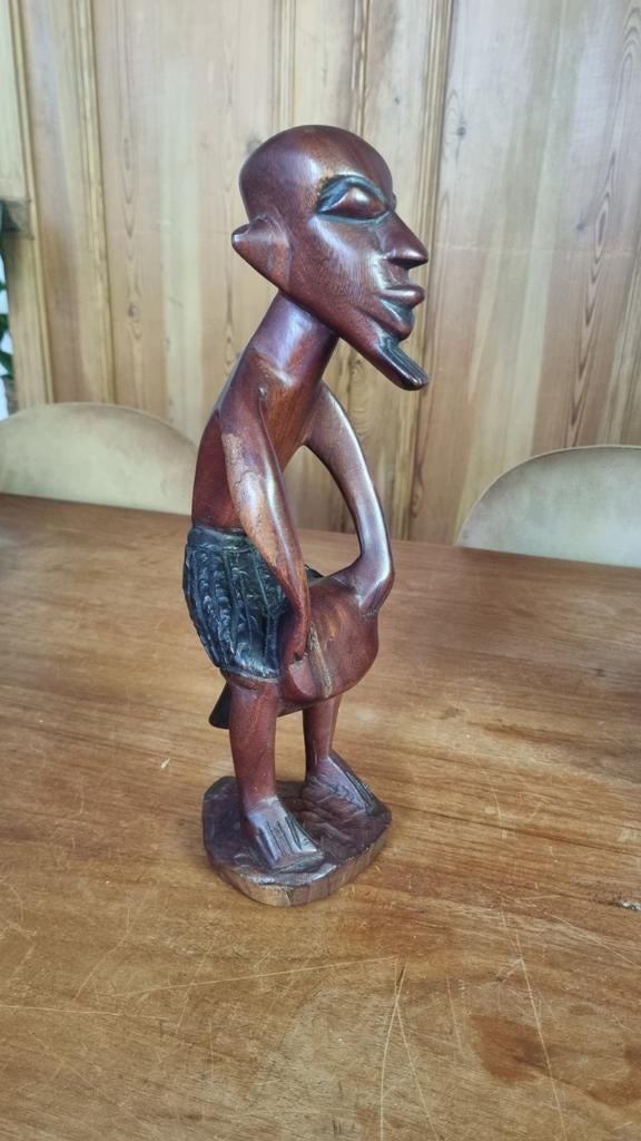 Houten beeld man muzikant - 35 cm handsnijwerk, Ophalen of Verzenden, Handgemaakt, 20 - 50 cm, Beeld