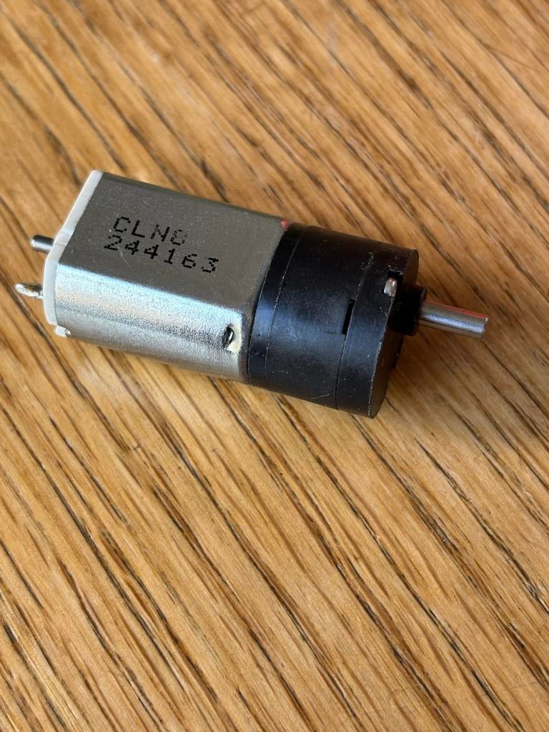 Mini elektromotor met vertraging - merk igarashi, 6 tot 12 V, Ophalen of Verzenden, Gebruikt