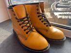 Dr martens Made in England geel maat 39 ruim, Kleding | Dames, Schoenen, Geel, Lage of Enkellaarzen, Ophalen of Verzenden, Gedragen