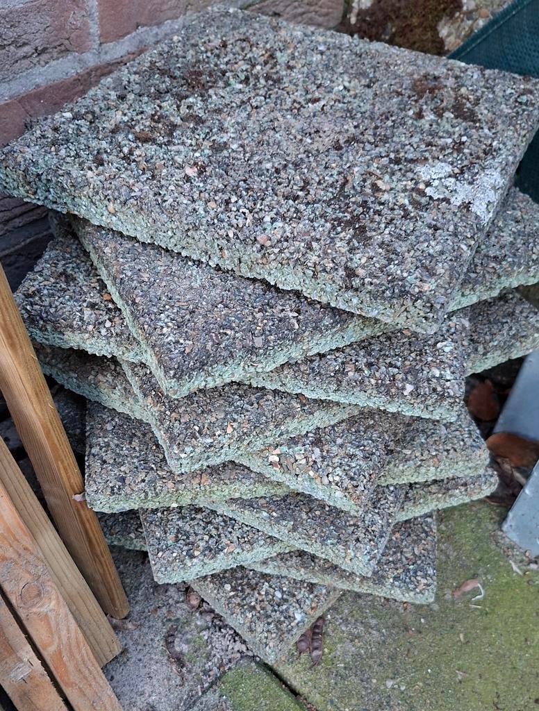Gratis tuintegels + restanten steentjes voor tuin/vijver etc, Tuin en Terras, Tegels en Klinkers, Gebruikt, Ophalen