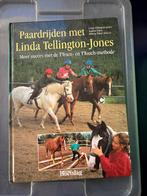 Boek Ttouch methode: paardrijden met Linda tellington jones, Boeken, Gelezen, Linda Tellington-Jones, Ophalen of Verzenden, Paarden of Pony's