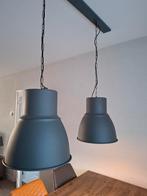 Twee IKEA Hektar hanglampen, Ophalen