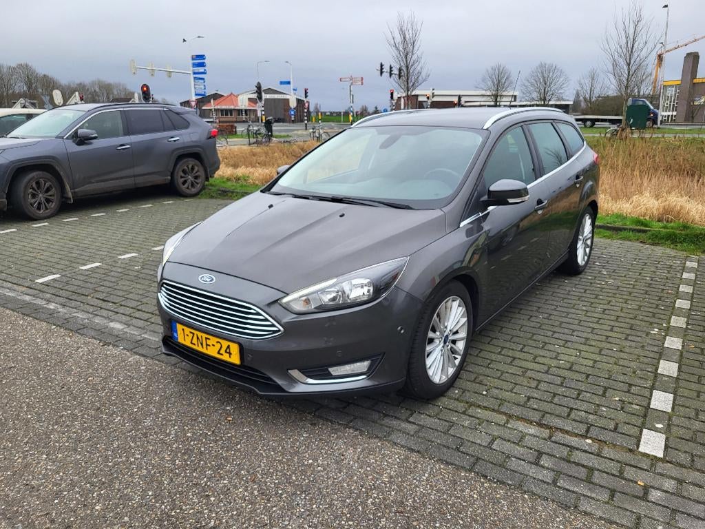 Ford Focus 1.0 Ecoboost 125pk 2015 Tik in motor, Auto's, Ford, Euro 5, Zwart, Origineel Nederlands, Handgeschakeld