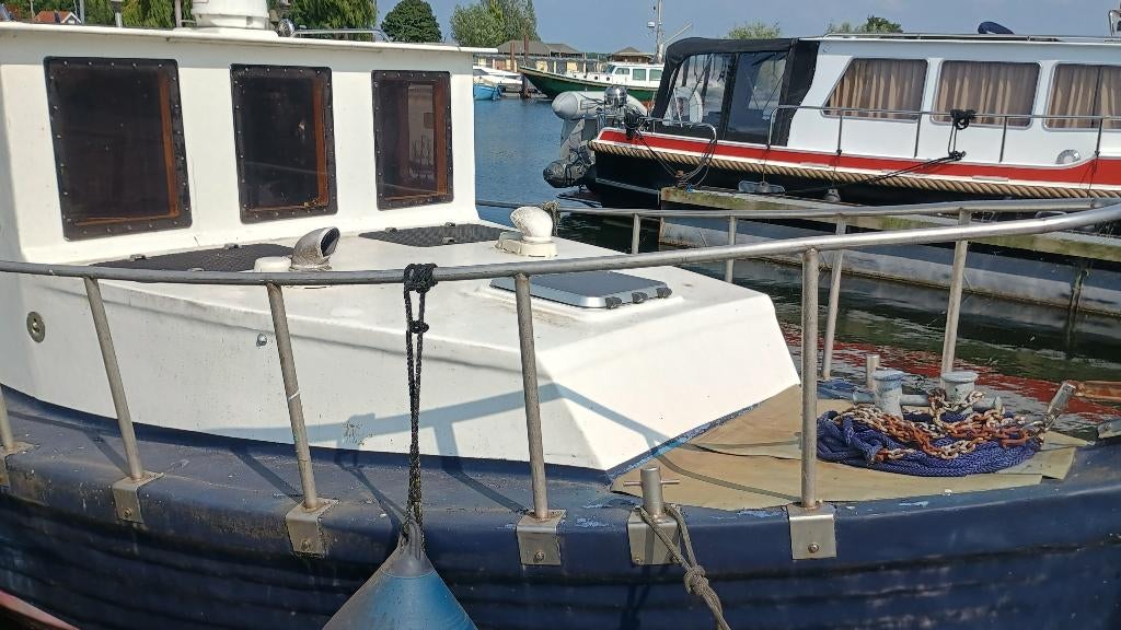 tekoop boot met zelf lozende kuip, Watersport en Boten, Ophalen, 10 tot 30 pk, Gebruikt, Binnenboordmotor