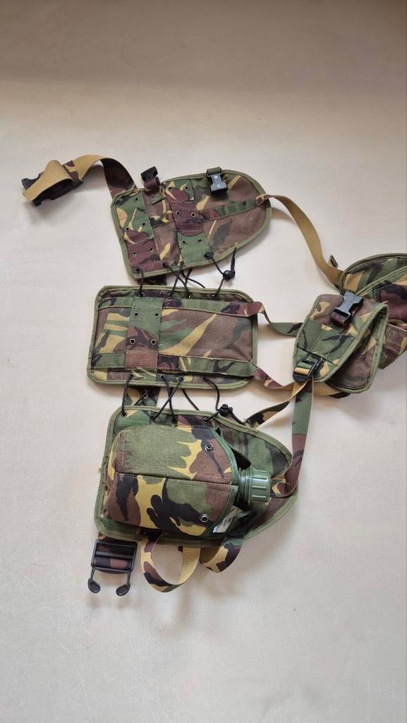 Harnas met veldfles en veldfleshouder, Ophalen of Verzenden, Landmacht, Nederland, Overige typen