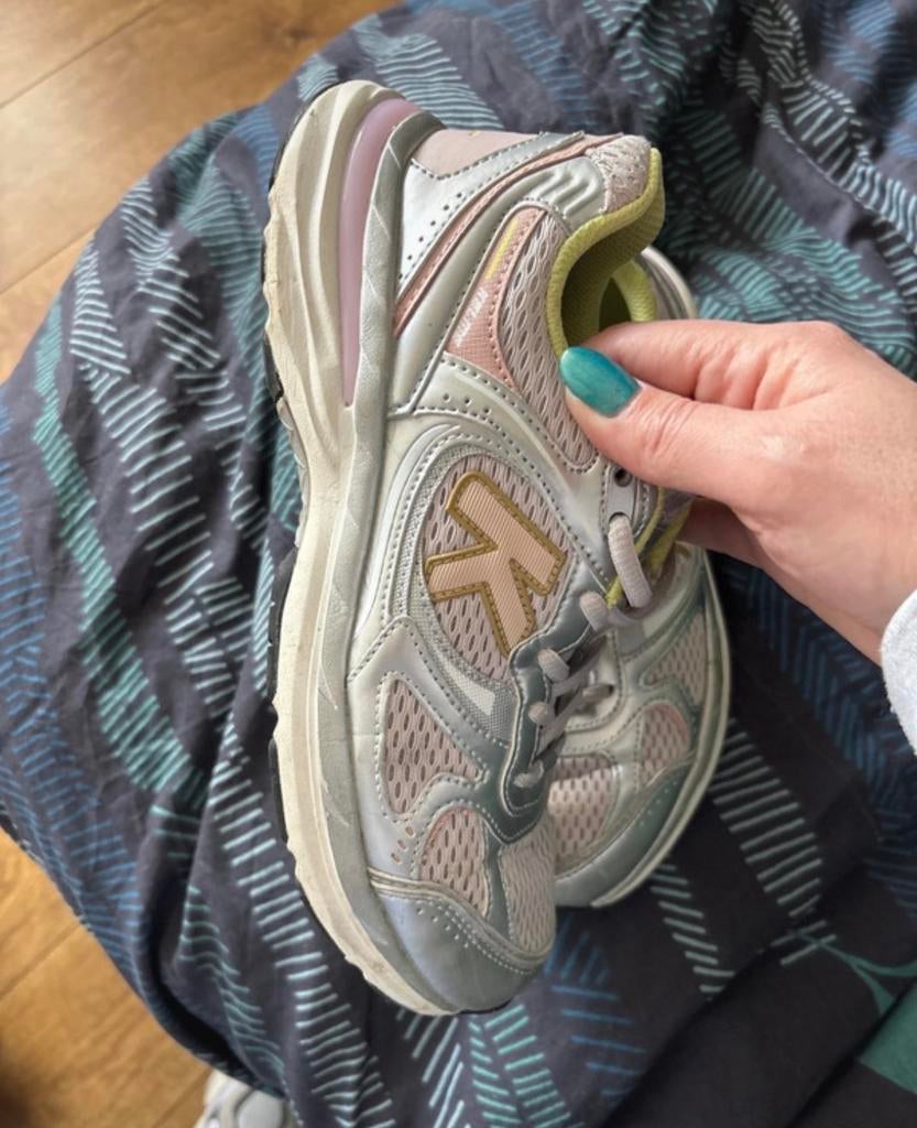 Lefties Dames Sneakers - Comfortabel en Stijlvol, Kleding | Dames, Ophalen of Verzenden, Gedragen, Grijs, Sneakers of Gympen