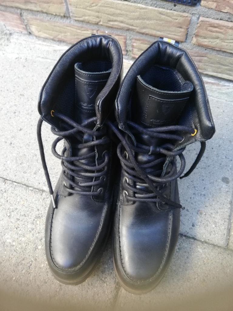 Laarzen, Kleding | Dames, Schoenen, Hoge laarzen, Zwart, Ophalen of Verzenden, Zo goed als nieuw