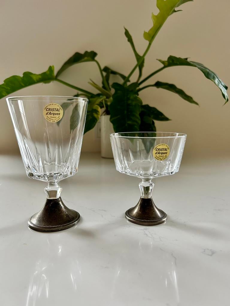 2 vintage kristallen glazen met zilveren voet. Louvre., Ophalen of Verzenden, Zo goed als nieuw, Overige typen
