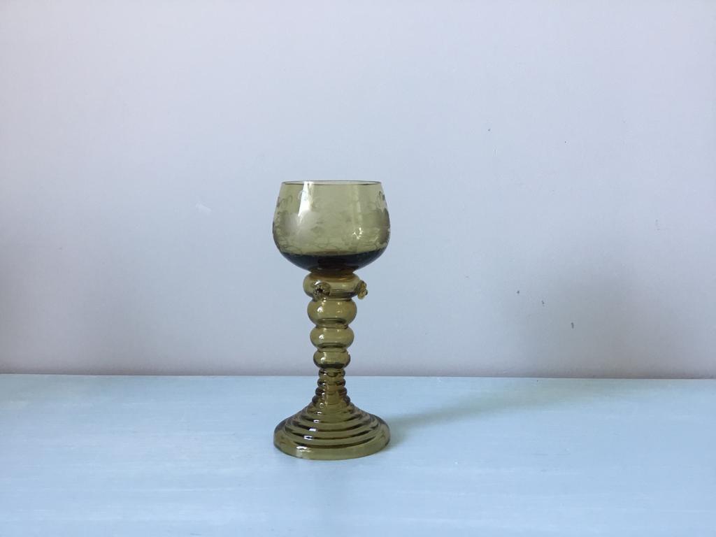 Antiek Roemer glas, olijfgroen met druivenranken, Ophalen of Verzenden