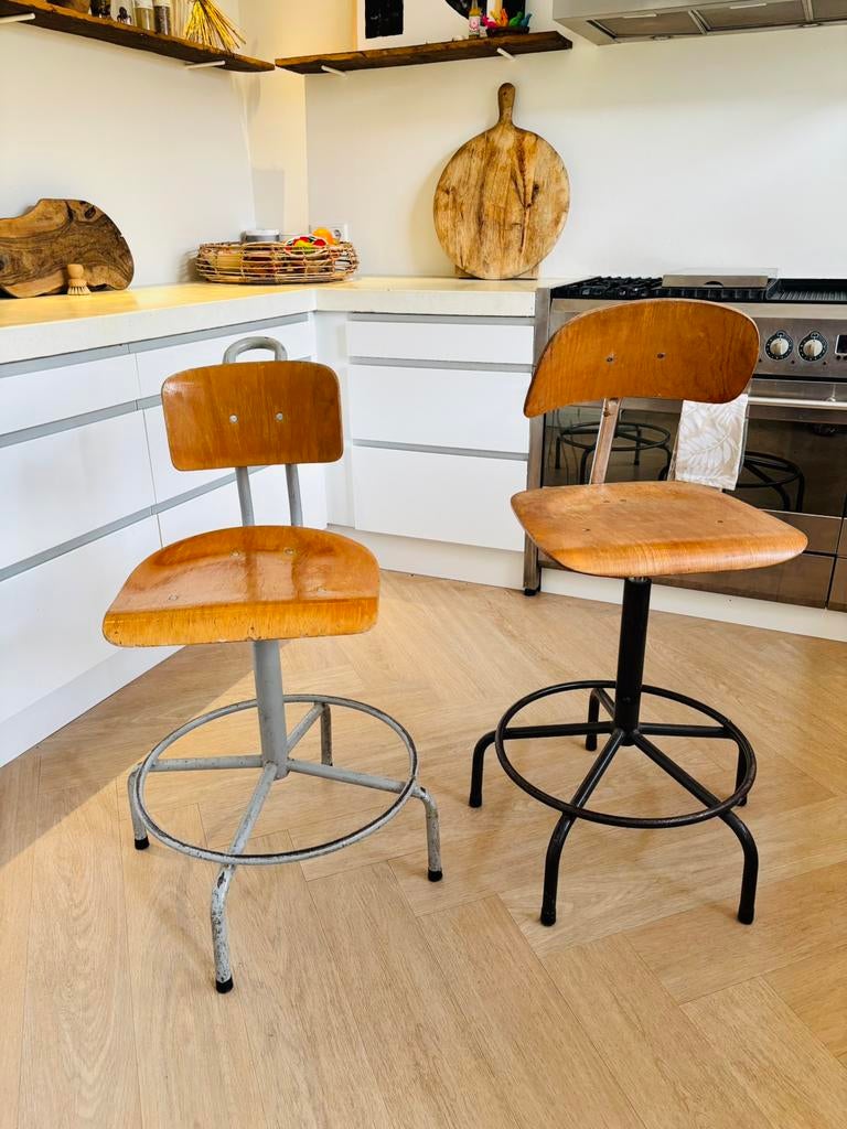 2 x vintage industriële barkrukken, 2 krukken, Ophalen, 60 tot 90 cm