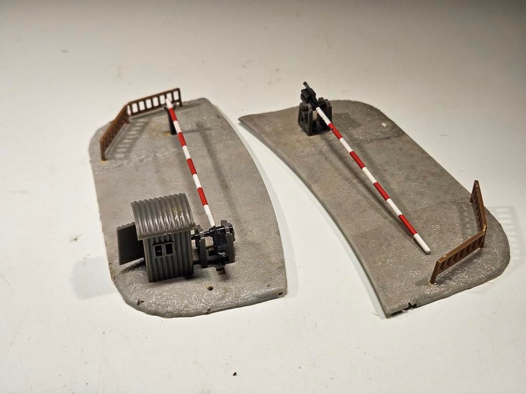 Spoorwegovergang overweg N spoor trein 1:160, Overige merken, Gebruikt, Gelijkstroom of Wisselstroom, Brug, Tunnel of Gebouw