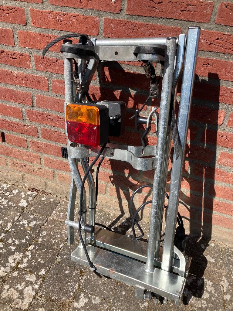 Fietsdrager, Ophalen, Gebruikt, 2 fietsen, Trekhaakdrager