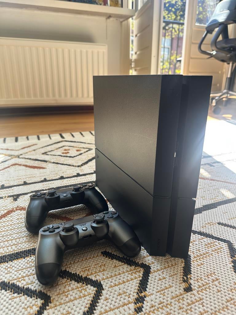 PS4 Slim 500GB met twee controllers, Spelcomputers en Games, Spelcomputers | Sony PlayStation 4, Met 2 controllers, Ophalen of Verzenden