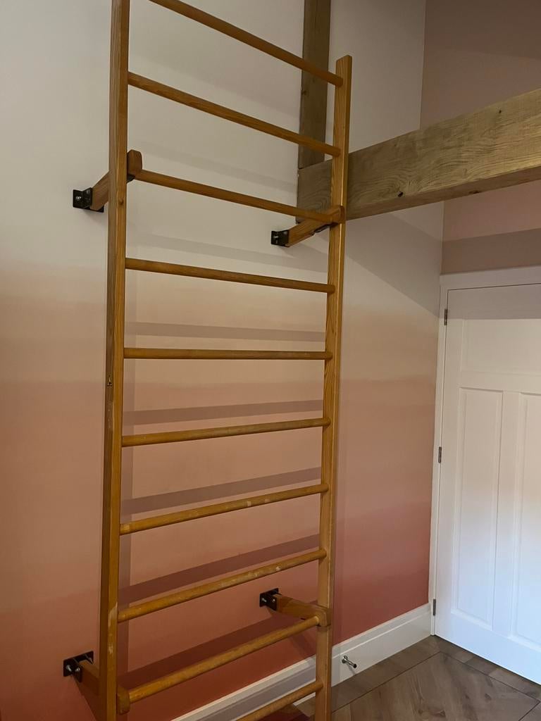 Vintage wand klimrek. Origineel oud toestel gymzaal., Ophalen, Gebruikt