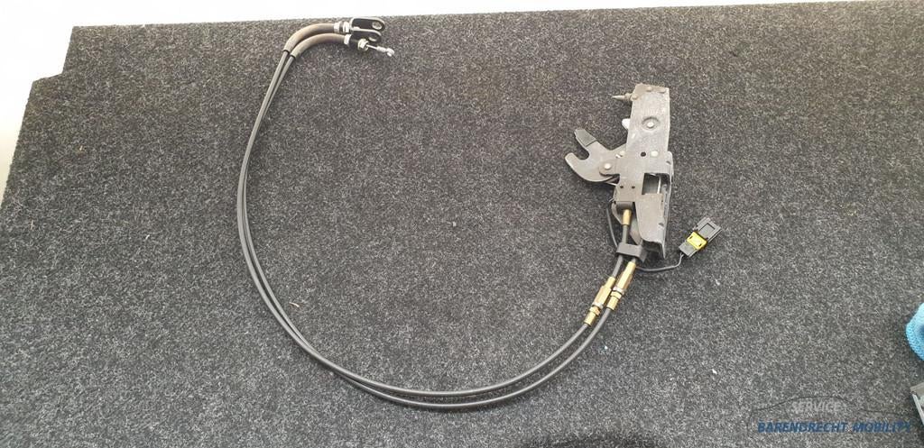 Dakhaak achterklep Peugeot 206 CC cabriolet kofferbak sluiti, Taurusavenue 1
2132 LS  Hoofddorp, NL, Gebruikt, Contact.group@renault.com