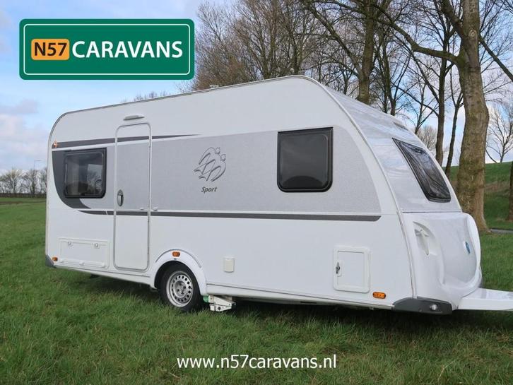 NIEUWSTAAT: Knaus Sport 450 FU / Unico luifel / 1e eigenaar, Caravans en Kamperen, Caravans, Bedrijf, tot en met 4, 1000 - 1250 kg