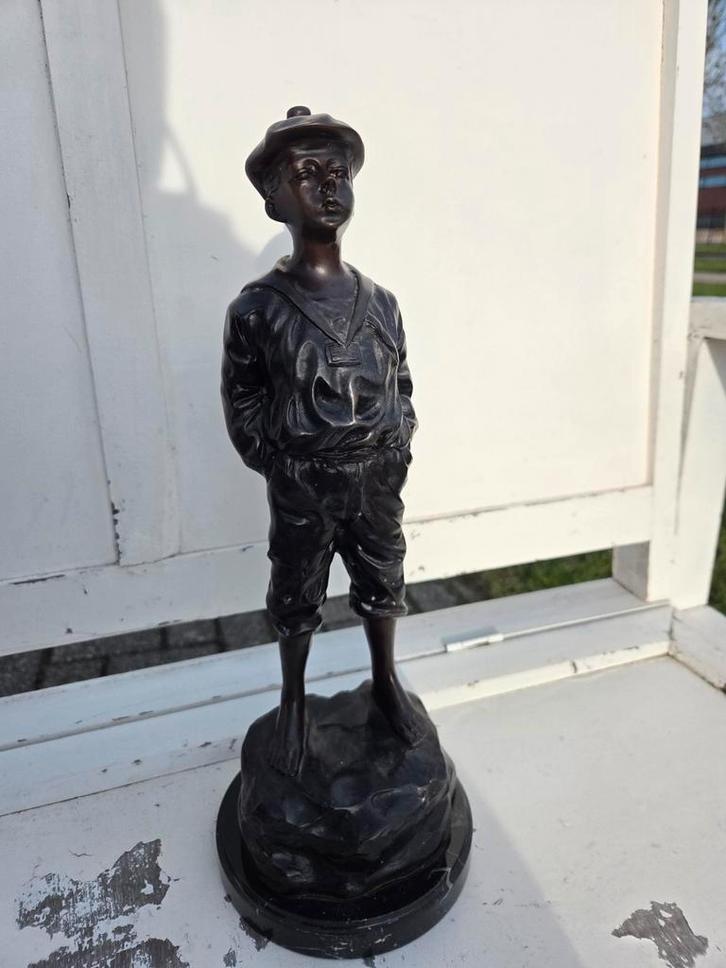 antiek bronzen sculptuur van een jonge zeeman Auguste Moreau, Antiek en Kunst, Antiek | Koper en Brons, Ophalen