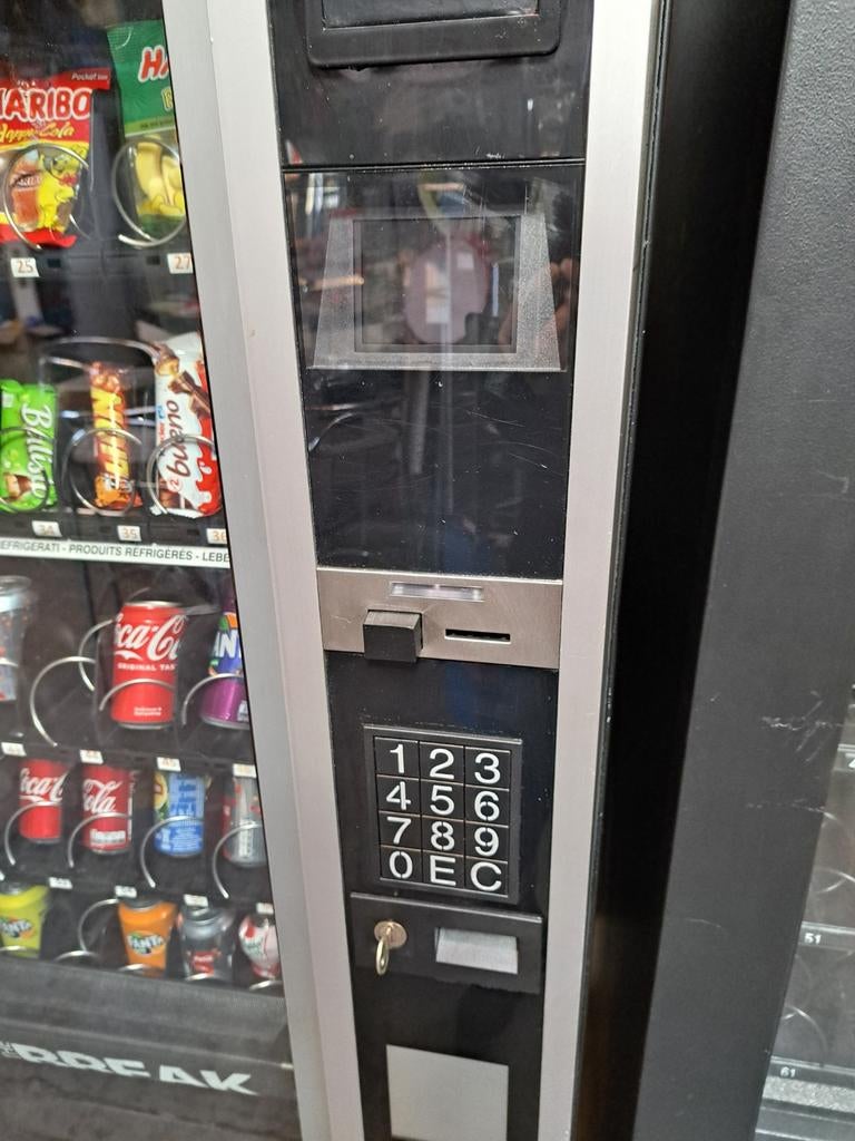 Frus / snack automaat gekoeld, Ophalen