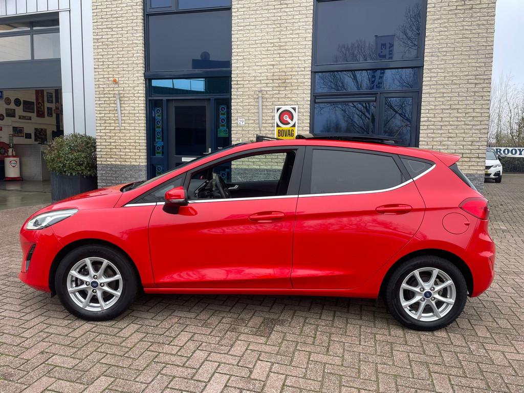 Ford Fiesta 1.0 EcoBoost Titanium- schuifdak-NL auto, Auto's, Voorwielaandrijving, Gebruikt, Euro 6, 95 pk