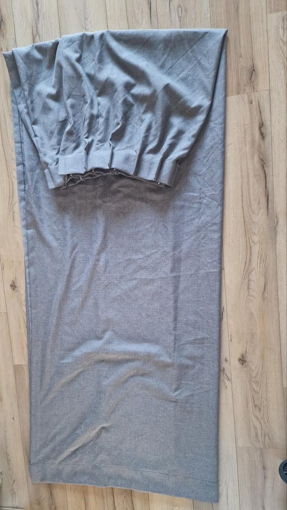 Grijze gordijnen met plooiband, Ophalen, 100 tot 150 cm, 200 cm of meer, Zo goed als nieuw