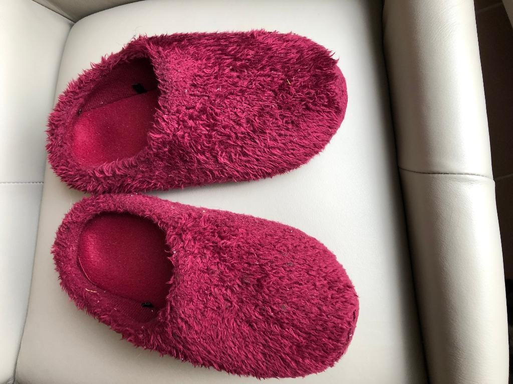 Te koop goede pantoffels., Kleding | Dames, Schoenen, Ophalen of Verzenden, Zo goed als nieuw, Pantoffels of Sloffen