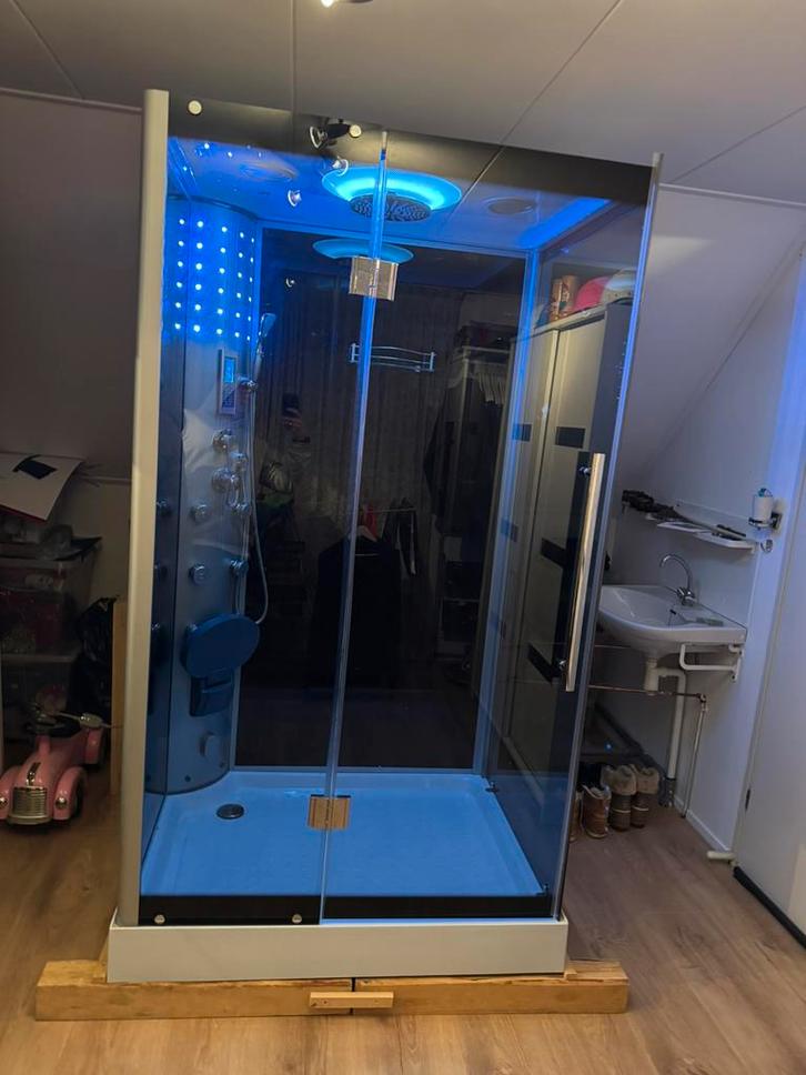 douchecabine ,premium merk vonato ,weinig gebruikt ,zie text, Doe-het-zelf en Verbouw, Sanitair, Zo goed als nieuw, Douche, Chroom