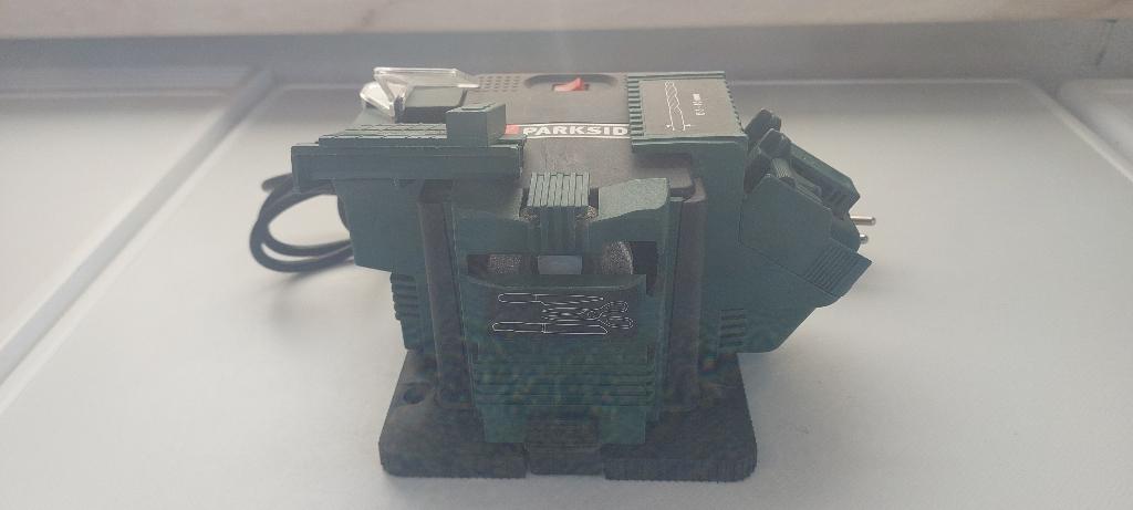 Slijpmachine voor boren, beitels, messen, scharen, Ophalen of Verzenden, Zo goed als nieuw, Minder dan 700 watt, Werkbankslijpmachine