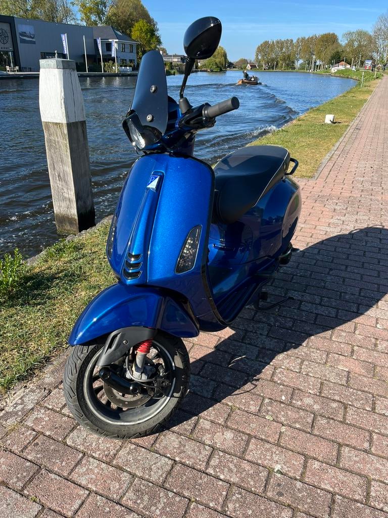 Vespa sprint 80cc 4t 2v brom, Fietsen en Brommers, Scooters | Vespa, Ophalen, Overige modellen, Maximaal 45 km/u, Zo goed als nieuw