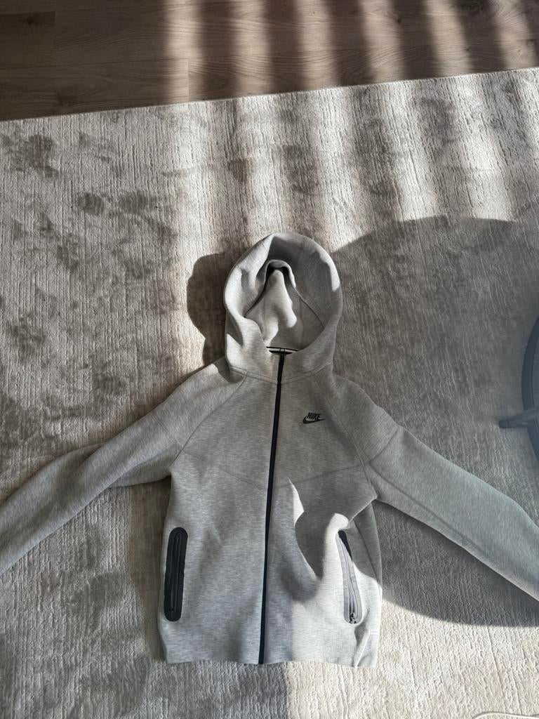 Nike tech fleece kleur - grijs, Ophalen of Verzenden, Zo goed als nieuw