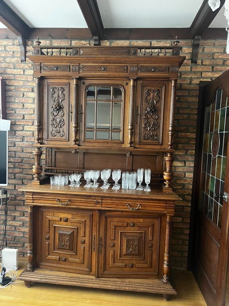 Antiek houten kast met mooie details!, Antiek en Kunst, Ophalen