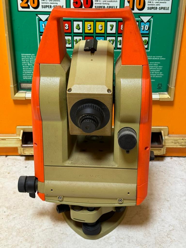 Leica T460 TotalStation incl Wild Heerbrugg GDF22, Doe-het-zelf en Verbouw, Meetapparatuur, Ophalen of Verzenden, Zo goed als nieuw